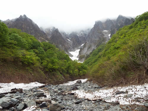 一ノ倉の岩壁