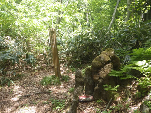 ブナ地蔵