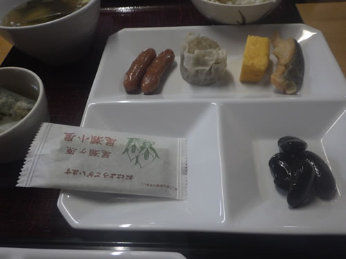 尾瀬小屋の朝食
