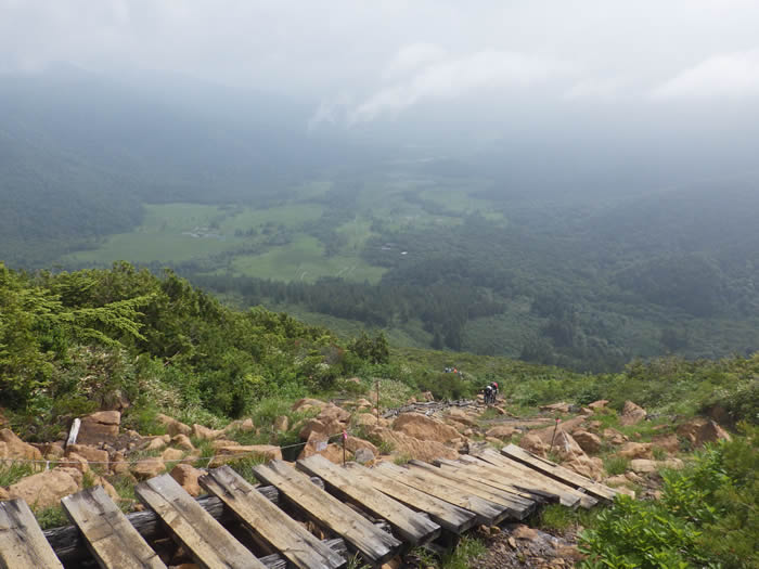 蛇紋岩帯の階段。